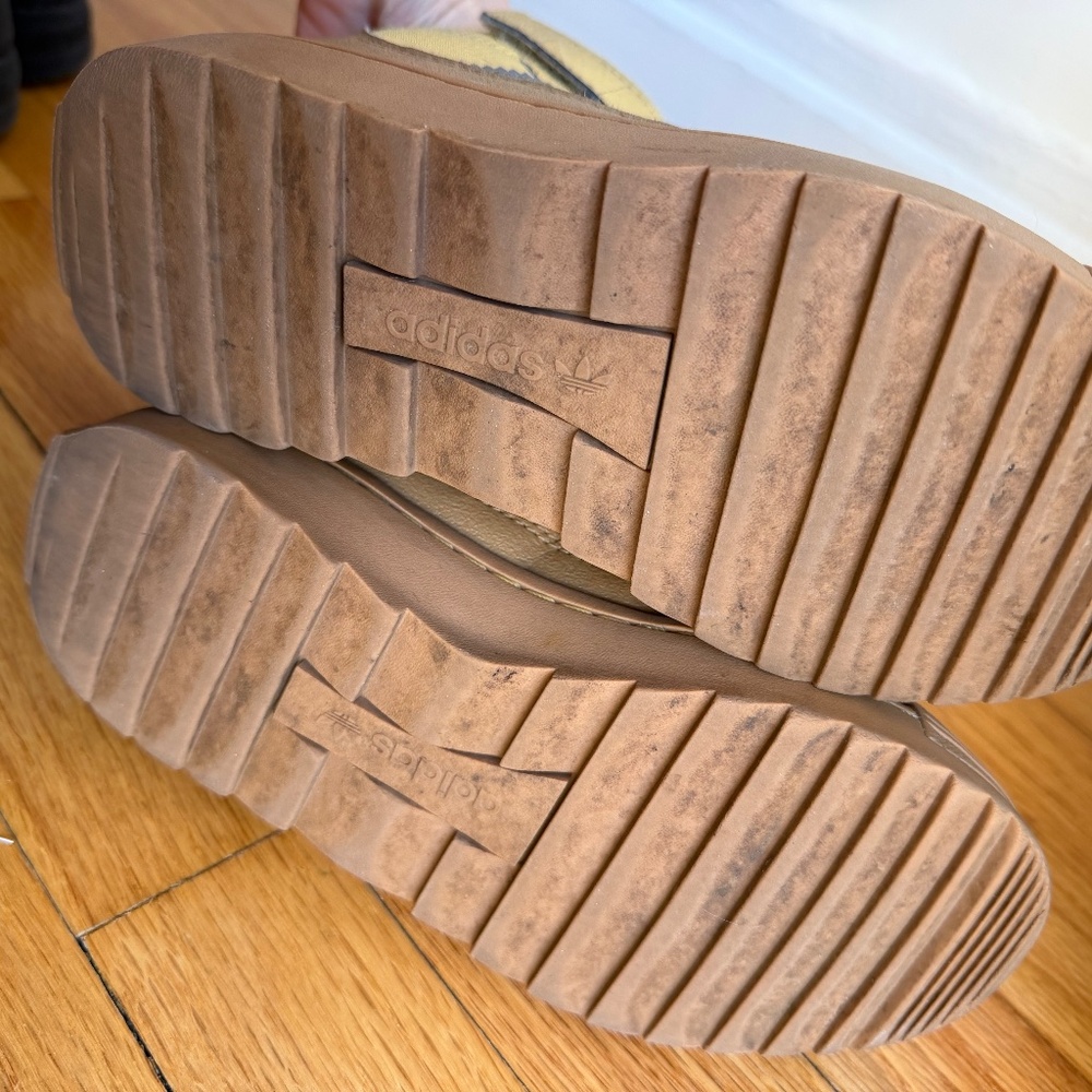 Adidas boots - Picture 5 of 6